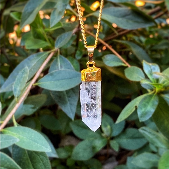 Quartz Crystal Point Necklace - Picture 2 of 4